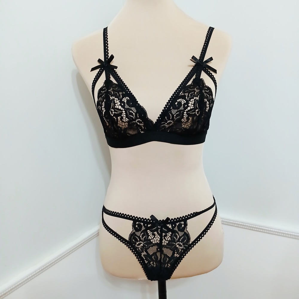 RSLOVE Black Floral Lace Lingerie Set Heart Cutout Bralette Thong Size M NEW
